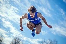 我错了但不改！逆天！主裁赛后接受采访：快船确实干扰球了 但受限于规则当时无法回放审核