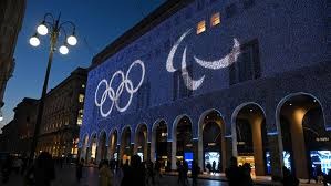 很矛盾很迂回对吧，就是这么难，所以媒体应该会这么报道概率，具体拭目以待吧，懂的都懂。